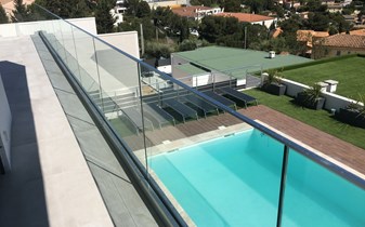 Garde corps en verre